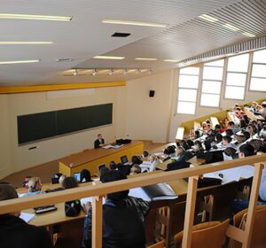 CAF - Bourses étudiantes : 118 millions d’euros en plus pour la rentrée 2013-2014