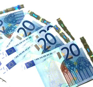 CAF - CAF : 90 millions d'euros de fraudes en 2010