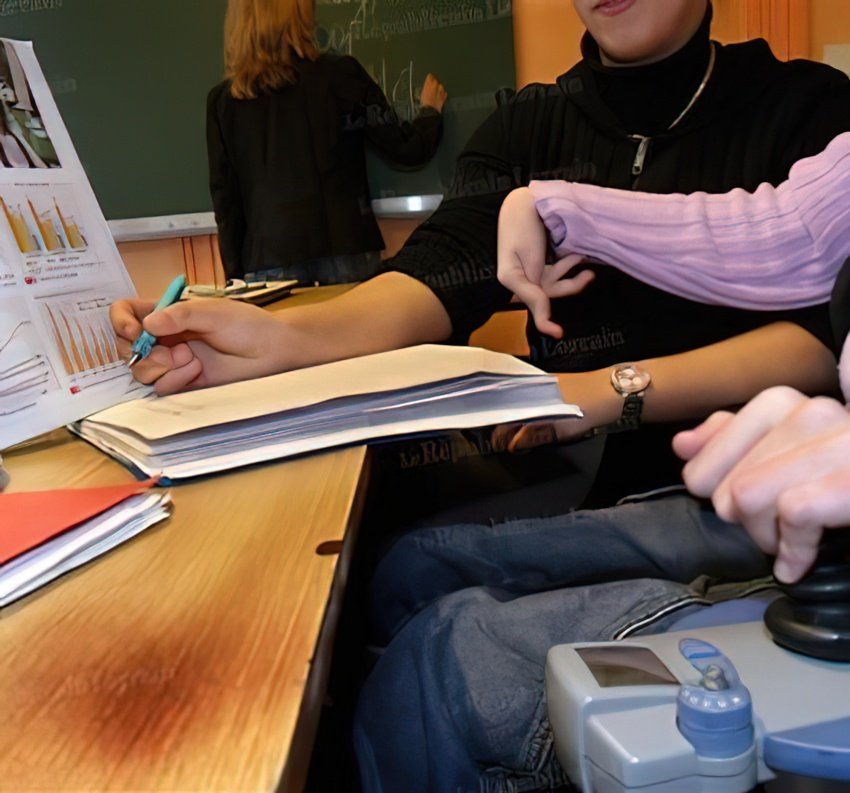 CAF - Handicap et scolarité : 1500 AVSi seront recrutés d'ici septembre 2012