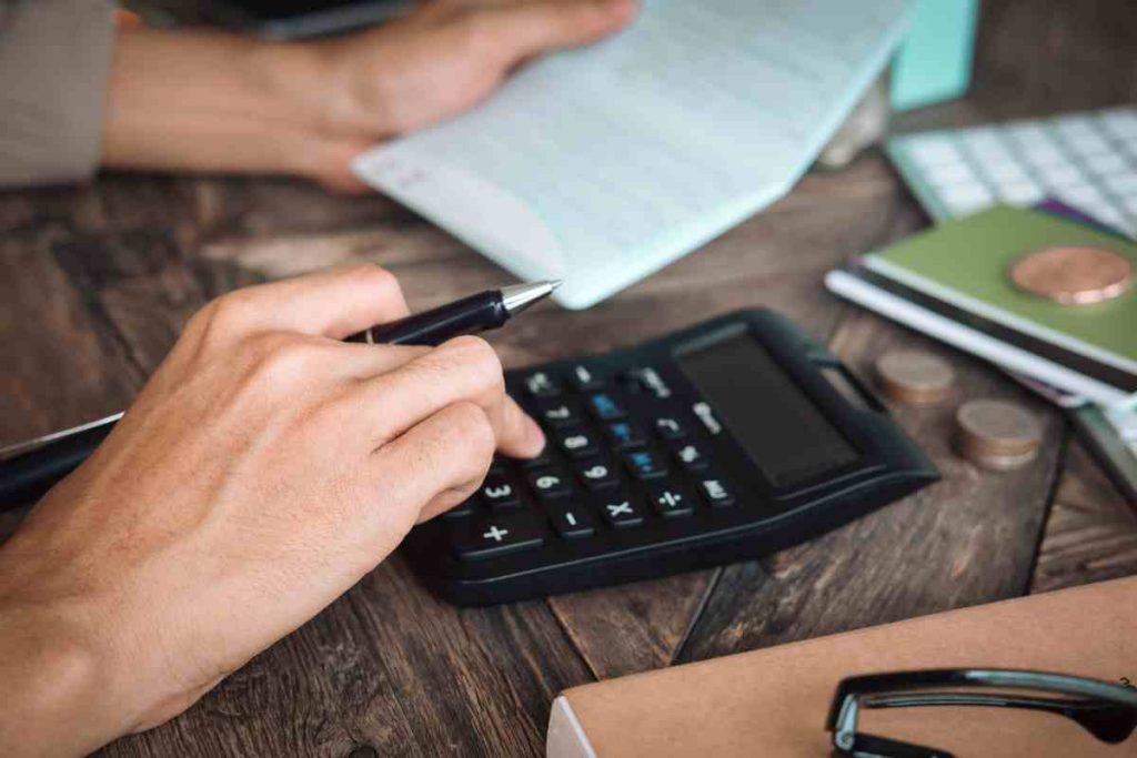 rembourser une dette CAF de 10 000 euros